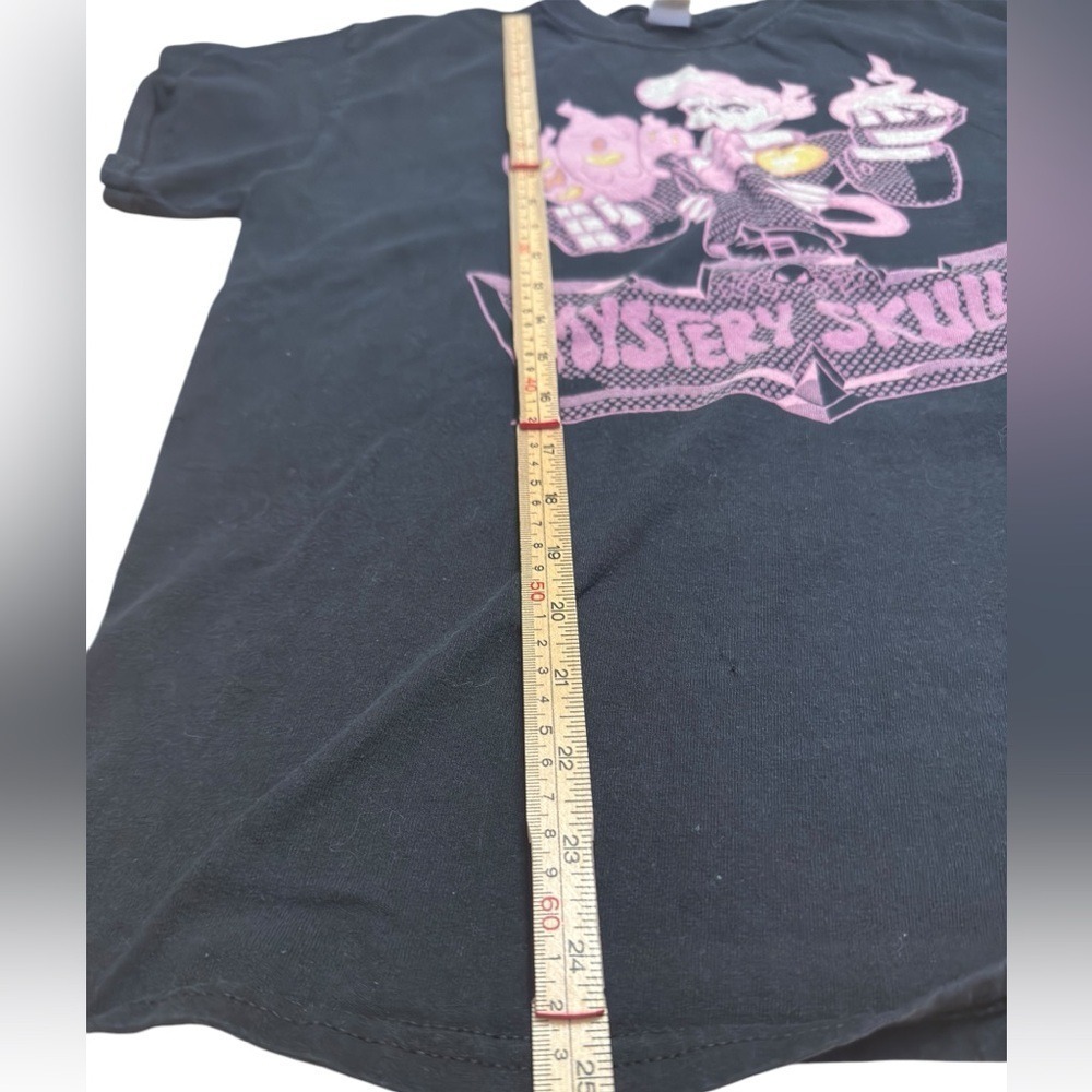 Mystery Skulls Purple Graphic Band Tee Black Cotton Shirt M Streetwear Music GUC - Picture 12 of 16